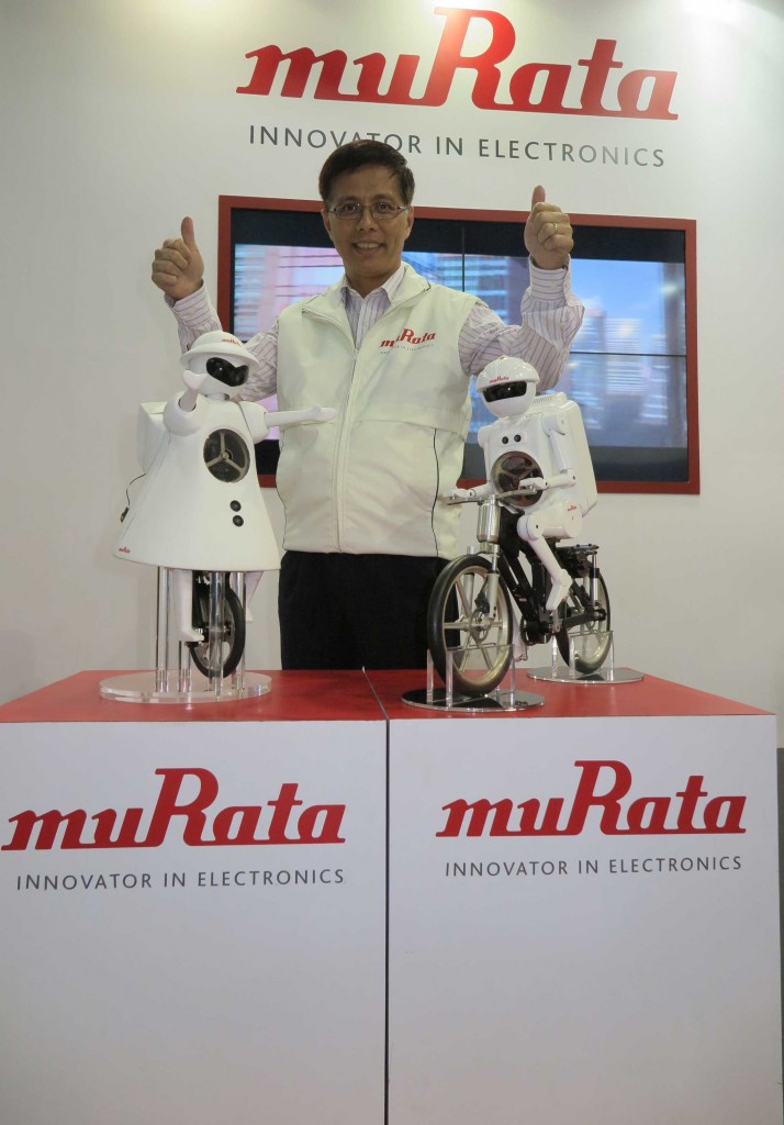 Lim Yean Cheong, Alex, President, Murata Electronics (India) Private Limited Demoing Celebrity robots  MURATA BOY and MURATA GIRL 