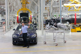 Sachin Tendulkar making a BMW at BMW Plant Chennai