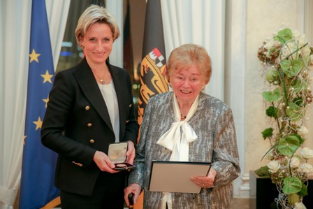 Baden_Württemberg_economic_minister_Dr._Nicole_Hoffmeister-Kraut_awarded_Usula_Ida_Lapp_the_state’s_Business_Medal.
