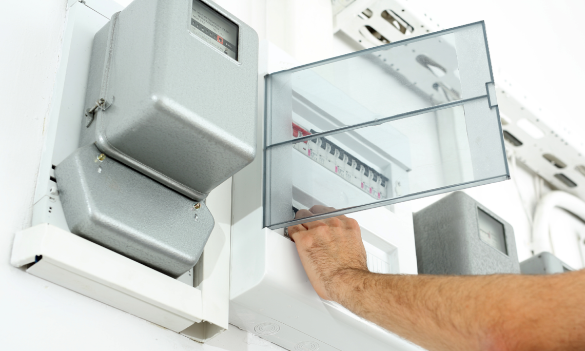 How to connect a residualcurrent device? Electronics Maker
