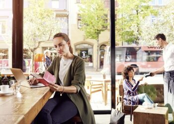 SECORA™ ID with FIDO® enables flexible and fast security solutions for online authentication