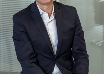 ST is producing innovative products that are contributing to a more sustainable world to protect the climate, with an aim to generate long-term value for our stakeholders: Jean-Louis CHAMPSEIX