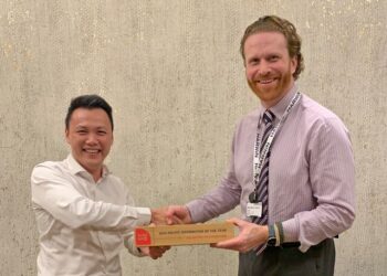 Harwin Bestows Award on Asian Supply Chain Partner iConnexion