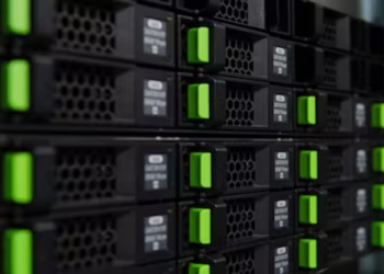 Realizing the Full Potential of GPU Direct Storage with PCIe® Fabrics and RAID