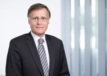 Infineon concludes a significantly better-than-expected quarter and again raises its outlook for the current fiscal year