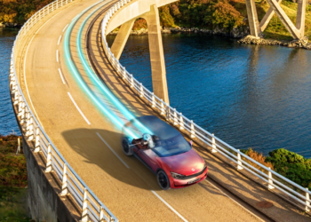 TI helps maximize EV driving range with SiC gate driver