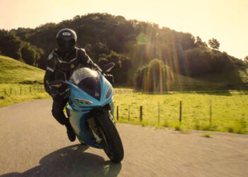 Lightning Motorcycles sets land speed records and delivers a world-class ride with its pure electric motorcycle