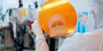 Infineon unveils the world’s thinnest silicon power wafer, pushing technical boundaries and improving energy efficiency